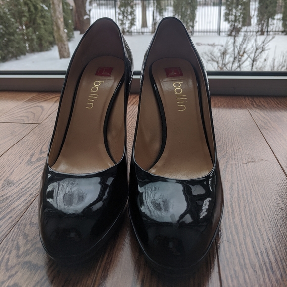 Heels - Picture 3 of 6